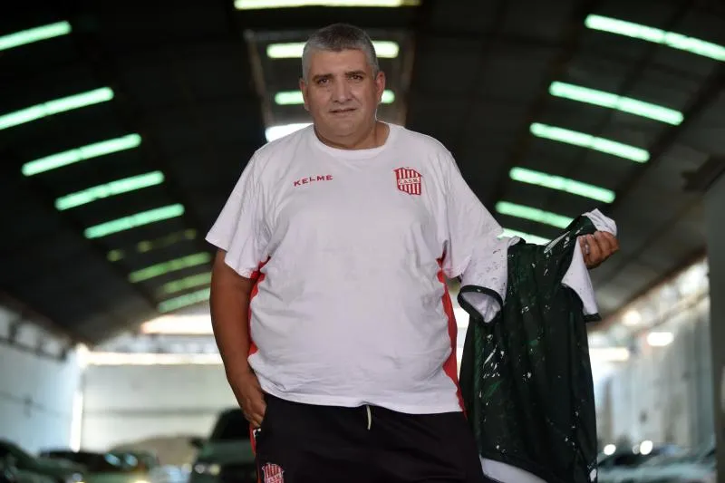 PASIÓN POR EL FÚTBOL. Julio López es técnico de la Liga Tucumana. 