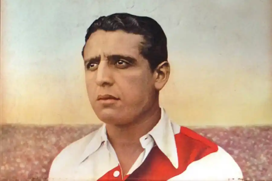 LEYENDA. Cuello, considerado el mejor defensor del fútbol argentino, disputó 10 superclásicos. Foto de El Gráfico.