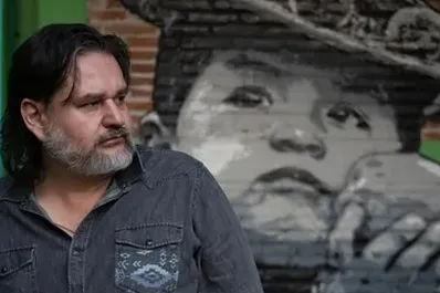 Diego Osorno: La crónica va a contracorriente de la sensación de información que producen las redes sociales