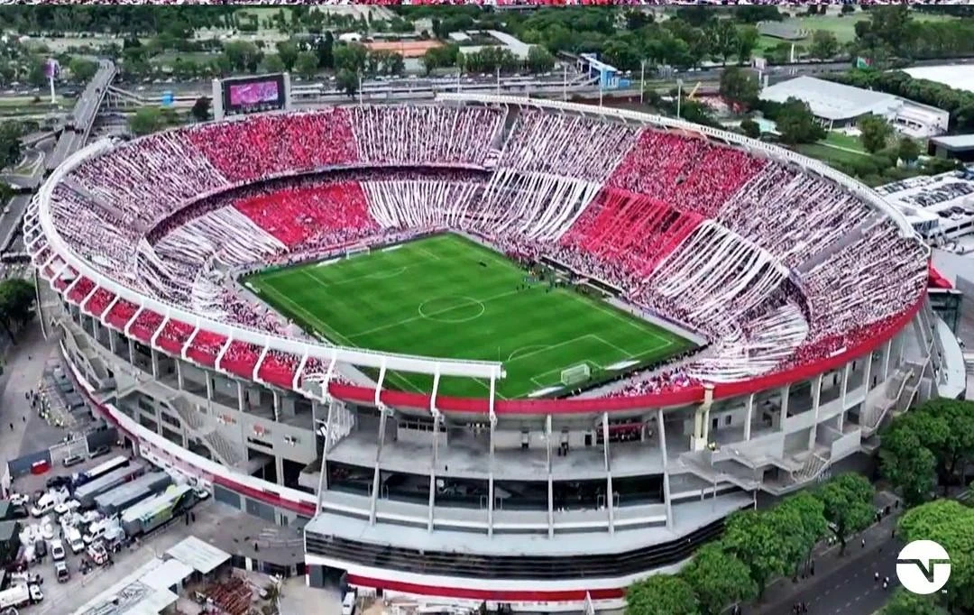 Recibimiento conmovedor en el estadio de Núñez
