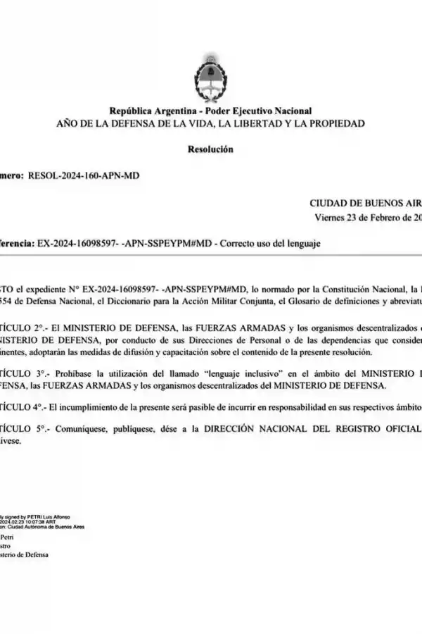 Resolución que prohíbe el uso del lenguaje inclusivo en las FFAA.