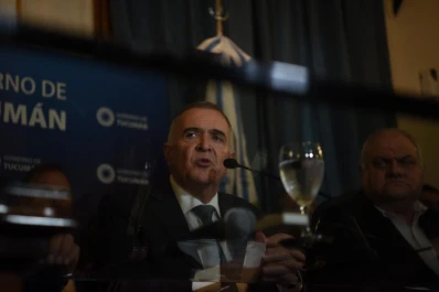 Jaldo afianza su cercanía a Milei y se aleja de sus pares