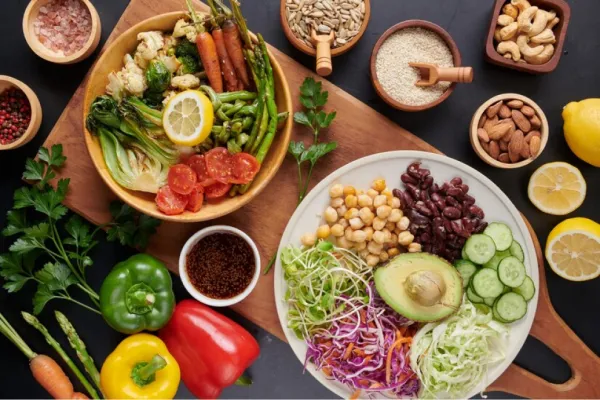 La alimentación adecuada para dormir mejor: las tres vitaminas que debés incorporar a tu dieta