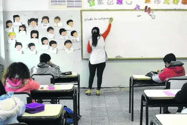 El Gobierno recibe a gremios y ministros provinciales de Educación para definir el salario mínimo