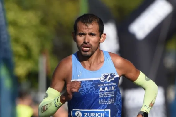 Un tucumano batió un récord de maratón con zapatillas prestadas y