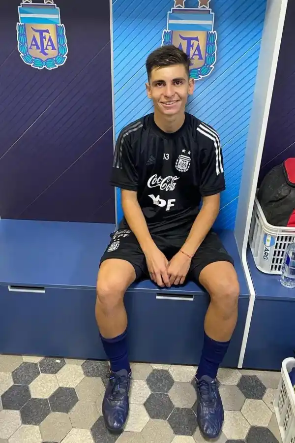 ORGULLOSO. Solbes estuvo entre los convocados a la Selección Sub-17. 