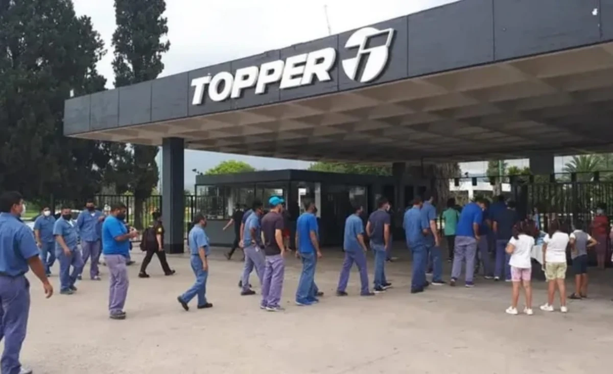 Por la caída de las ventas, la firma Topper dio de baja a unos 85 contratados en Aguilares