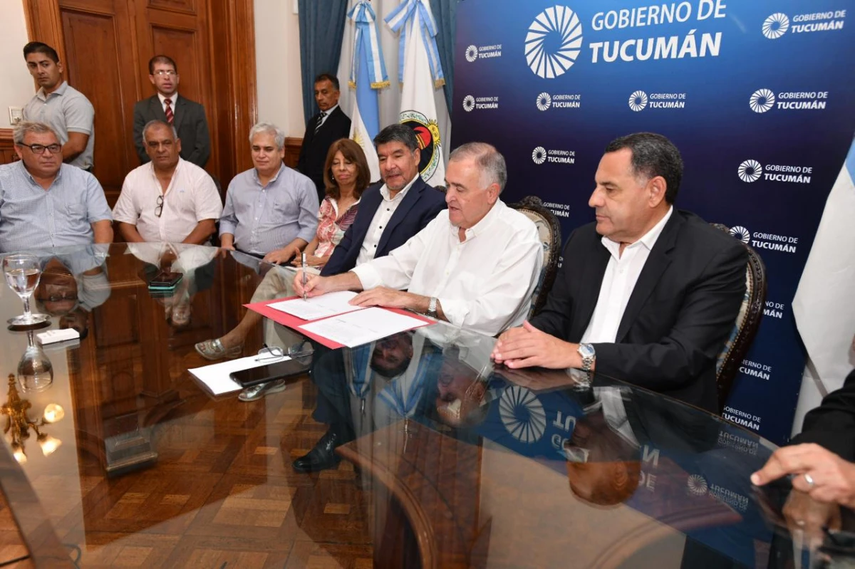 Paritarias en Tucumán: los docentes aceptaron  la propuesta del Gobierno y las clases comienzan el lunes