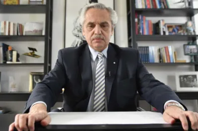 Alberto Fernández se desligó del escándalo del seguro y culpó a su secretaria