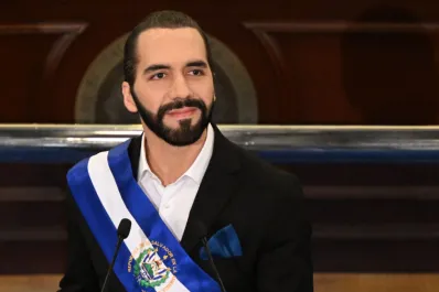 Bukele eliminó ideologías de género en las escuelas públicas