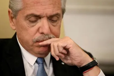 Imputaron a Alberto Fernández por posibles irregularidades en la contratación de seguros