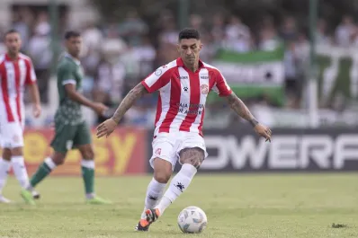 Entre pinceladas de calidad y la puesta a punto: así fue el debut de Pablo Hernández con San Martín de Tucumán