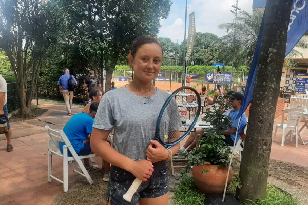 Con el deporte en la sangre: es hija de deportistas de elite y vino a Tucumán para consagrarse en el circuito ITF