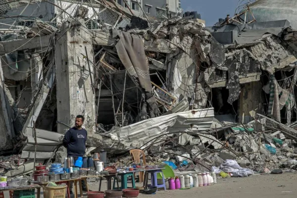 Denuncian que Israel mató a más de 100 palestinos que esperaban ayuda humanitaria
