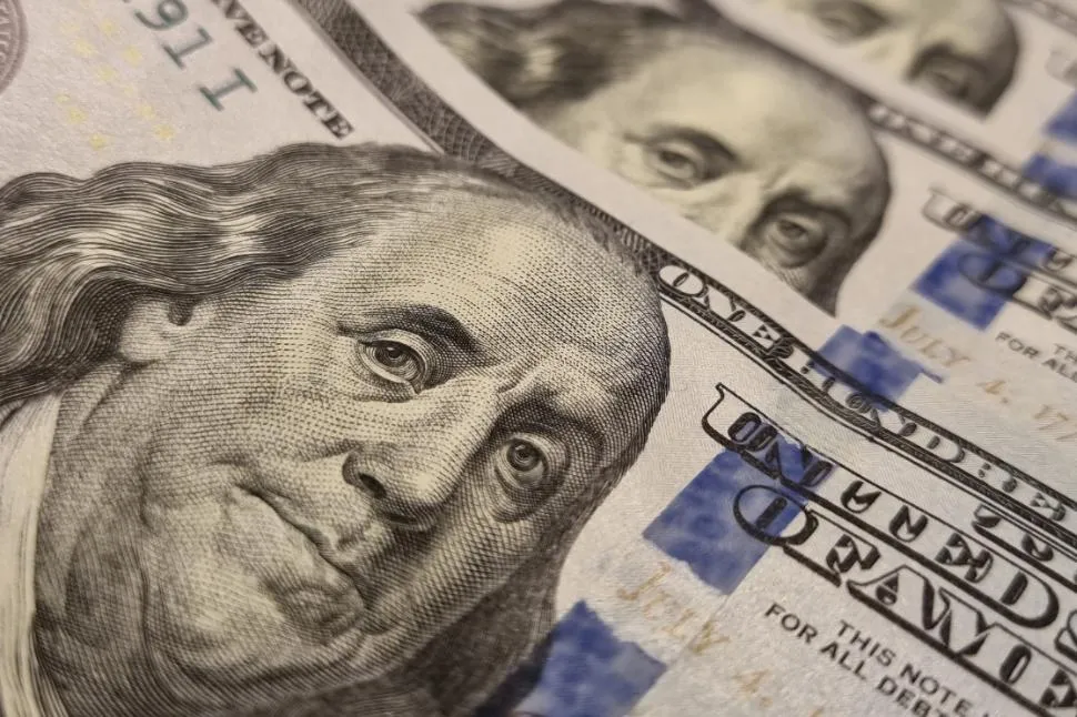 El dólar blue cayó $165 durante febrero