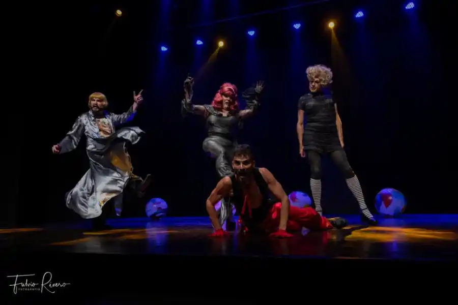 EN ESCENA. Un momento de la obra “Perdón, tengo las bolas llenas”.