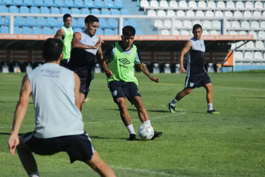 Así fue la semana de Atlético Tucumán: subió el nivel en el empate en Santiago del Estero y lo de Pereyra sigue desgastando
