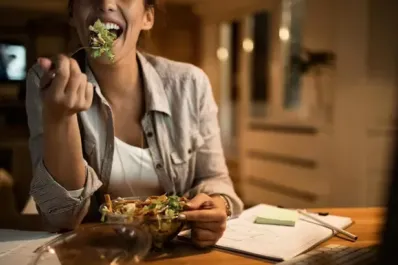 Momento de la cena: el horario ideal para hacer esta colación y acelerar tu metabolismo según los especialistas, según especialista