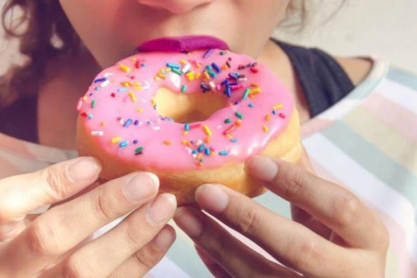 Cuatro razones por las que sentimos la necesidad de comer azúcar