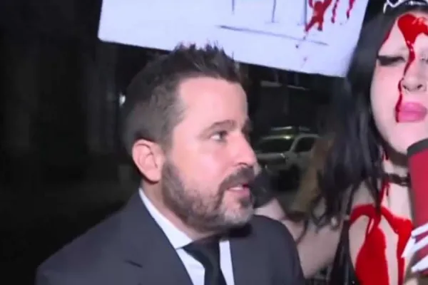 Milky Dolly interrumpió de forma violenta una entrevista a Martín Tetaz