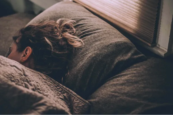 Los tres ejercicios que mejoran los patrones de sueño y ayudan a dormir mejor