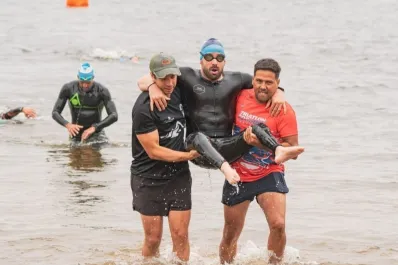 Nadarán durante varias horas por una buena causa