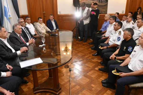 El Gobierno acordó el aumento salarial con la Policía de Tucumán
