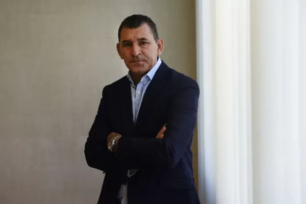 Allanaron la casa de un usuario de la red social X por las amenazas a Mario Leito