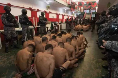 Al estilo Bukele, el gobierno de Santa Fe advirtió a los narcos: “Cada vez la van a pasar peor”