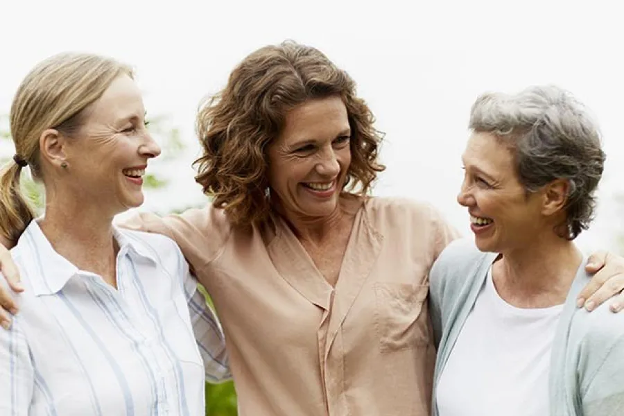 ¿Cuál es la actividad recomendada a los mayores de 50 años que desean bajar de peso?