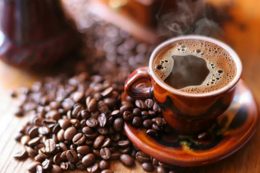 De qué manera usar la cafeína para combatir la fatiga y aumentar la oxidación de grasas.