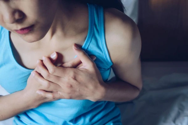 Mueren más mujeres que hombres por enfermedades del corazón