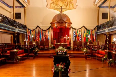 Así son los rituales que deben cumplir para convertirse en un masón