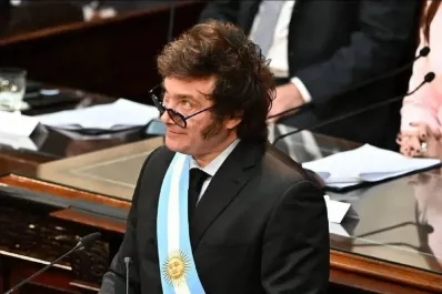 Milei habló del aumento de su sueldo, culpó a Cristina y anticipó que derogará el decreto
