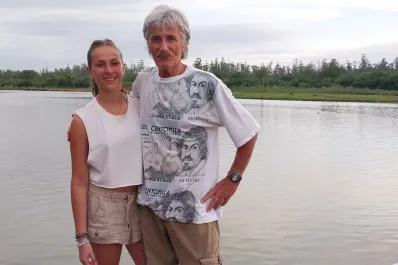 Comparte su estela mundial en el esquí náutico