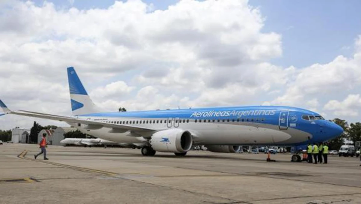 Aerolíneas Argentinas comenzó a cobrar el equipaje en algunos vuelos