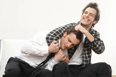 Cuál es el hermano más simpático de la familia, según un estudio