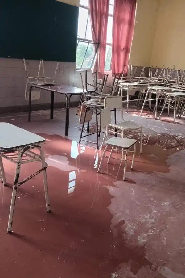 AGUA EN LAS AULAS. Los problemas son múltiples.