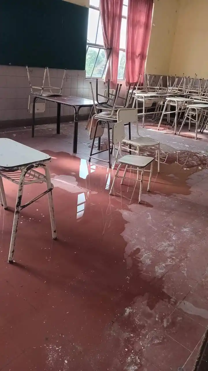 AGUA EN LAS AULAS. Los problemas son múltiples.