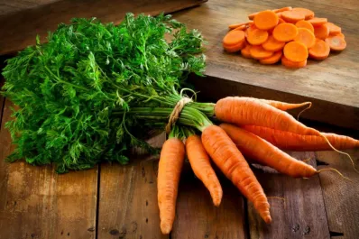 ¿Qué le pasa el cuerpo al comer una zanahoria cruda todos los días?