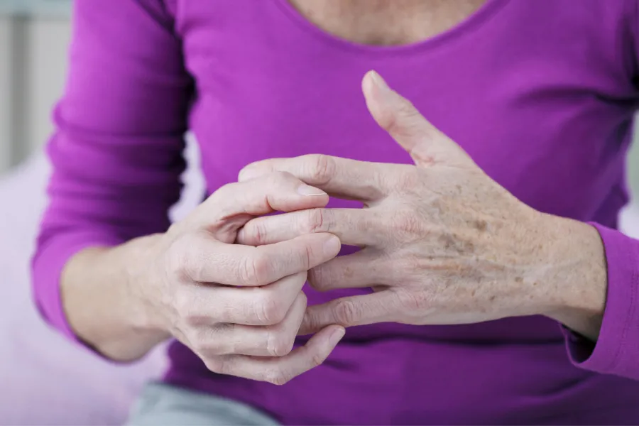 ¿Cuáles son los síntomas de la artritis y la artrosis?