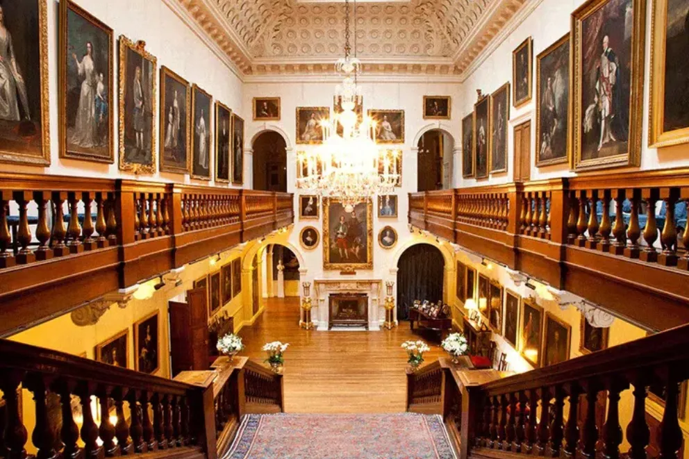 Así es la enigmática e impactante mansión donde está enterrada Lady Di