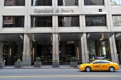 Un “default selectivo” con bajo impacto, mientras el Banco Central absorbe más dólares