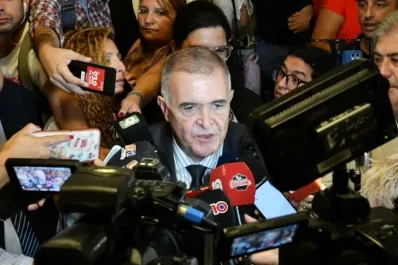 Jaldo adelantó que analizará el contrato con EDET, tras los cortes de luz en Tucumán