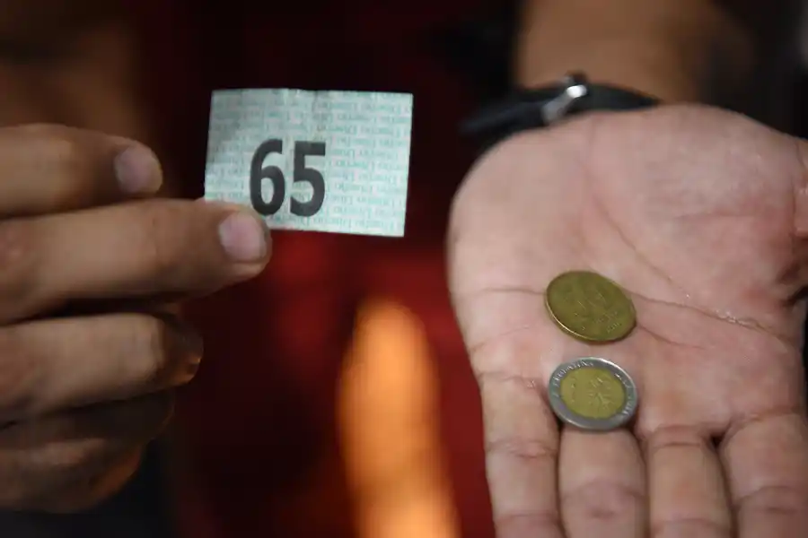 SÍ O SÍ. Para acceder a la oferta había que tener un número y las dos monedas.