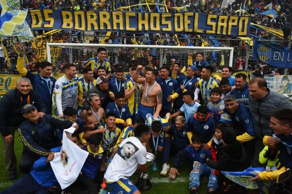 POR LA DEFENSA DEL TÍTULO. San Pablo fue el campeón de la primera edición de la Copa Tucumán, el año pasado.