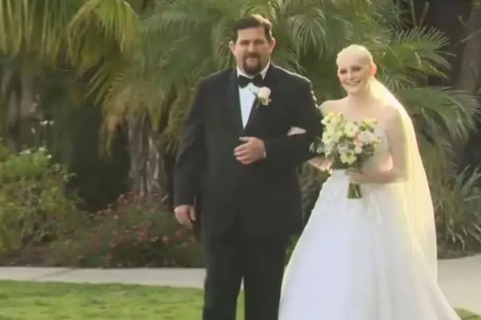 Una joven con cáncer terminal cumplió su último deseo y se casó con su novio