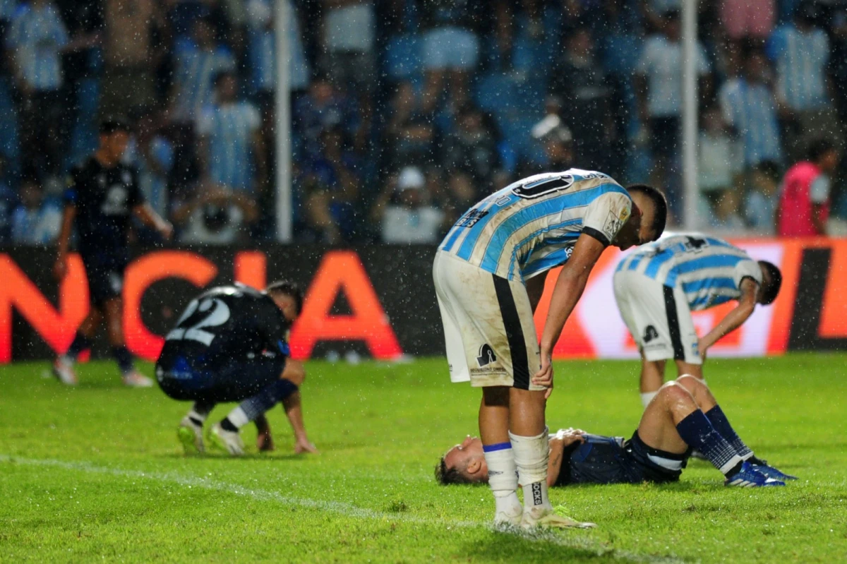 SIN RESPUESTAS. El empate, luego de ir ganando por dos goles, tuvo sabor a derrota. FOTO DE DIEGO ARÁOZ.