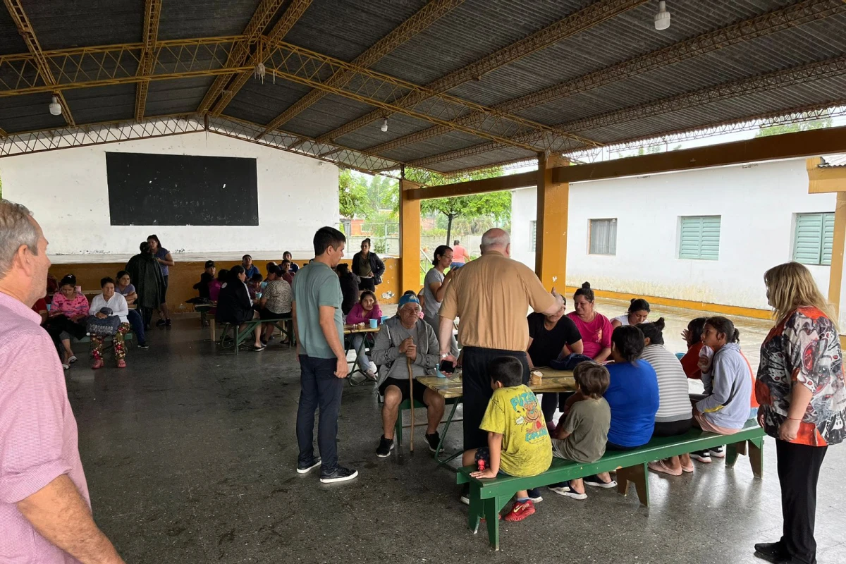 Centro de evacuados en la escuela Carlos Pellegrini. COMUNICACIÓN PÚBLICA