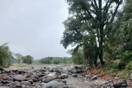 Desbordó el río Cochuna: se cortó el tránsito en la ruta 65 entre Alpachiri y Catamarca